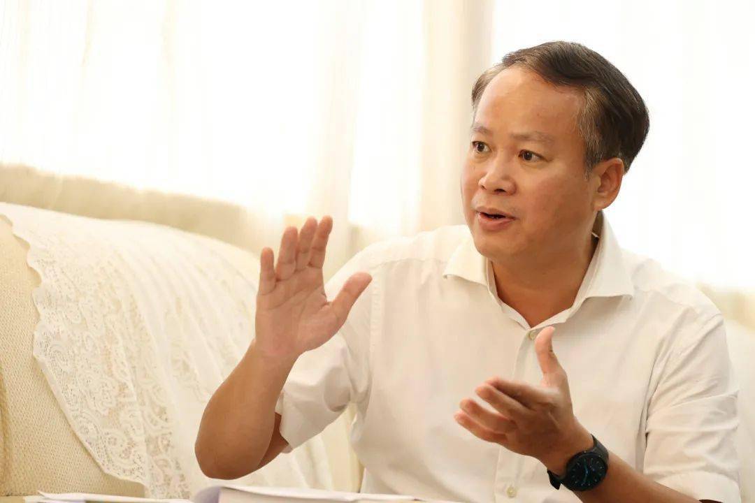 每年1月前后,饶平县新圩镇长彬村青梅产业园,4000亩梅花盛放如云似霞