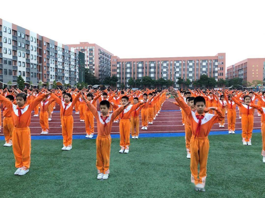 为梦想扬帆远航黄广小学举行广播体操比赛孩子们微汗时鼻尖上的阳光都