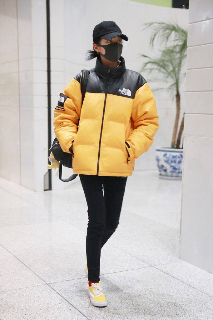别想了冬天还是得靠羽绒服续命北面1996先穿为敬了