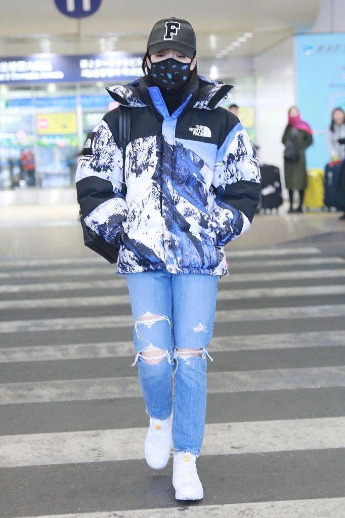 别想了冬天还是得靠羽绒服续命北面1996先穿为敬了