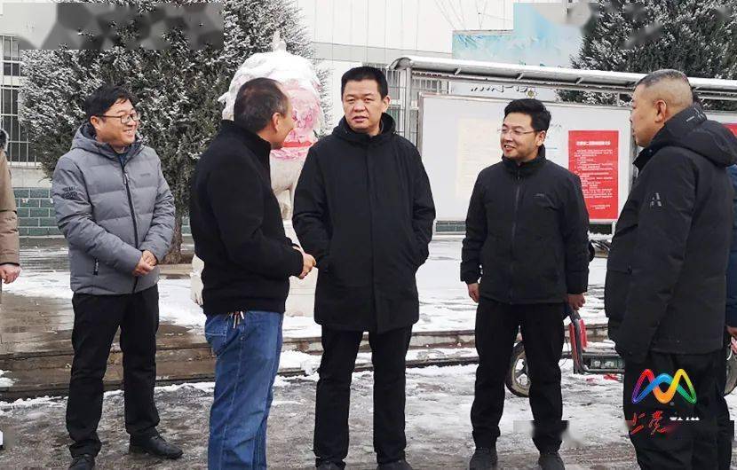 市人大常委会秘书长牛金生,区人大常委会主任张向东,区委常委,荫城镇