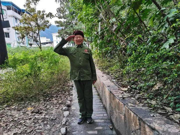 2020年度感动重庆十大人物投票开始了请为巫山向朝善覃家缓投票