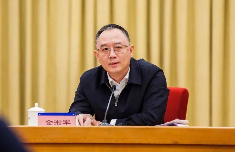 天津市副市长,市打击走私综合治理领导小组组长金湘军出席会议,对2019