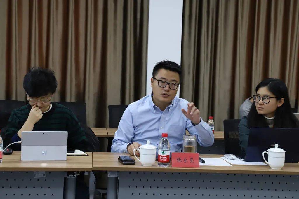 据生态建设公司副总经理张永亮介绍,现阶段生态建设公司主要从事"蓝绿