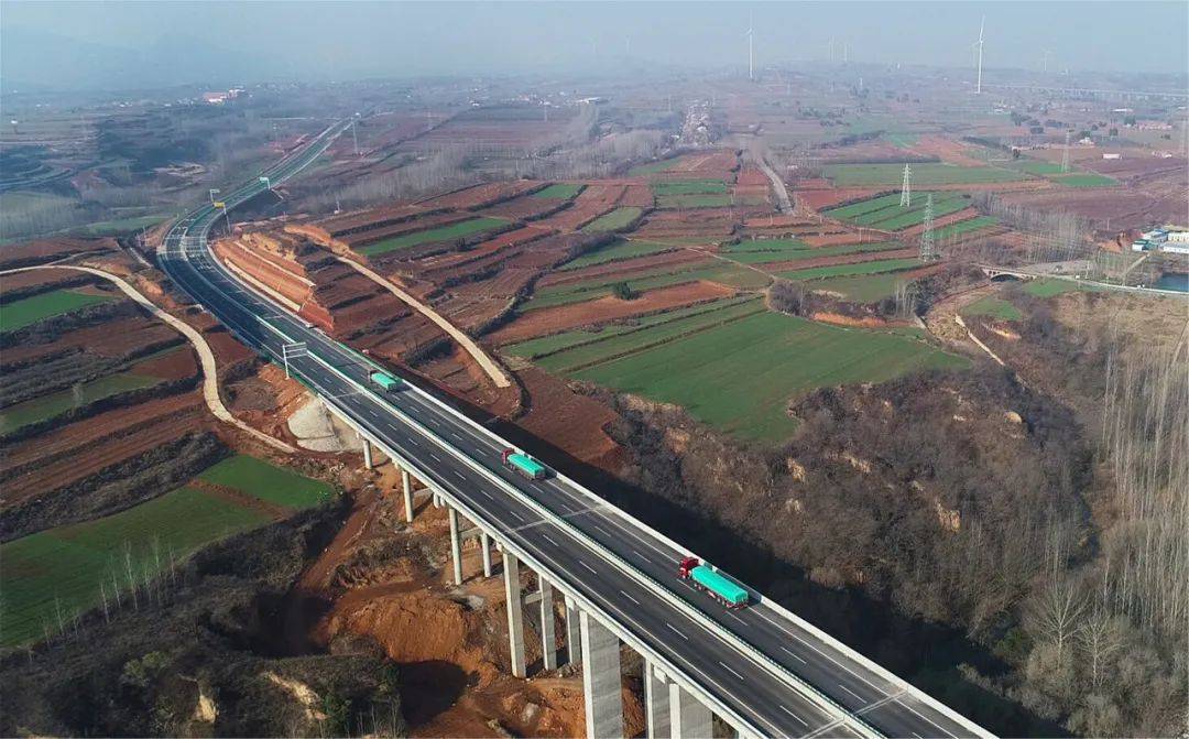 新国道310试通行段运行安全平稳有序