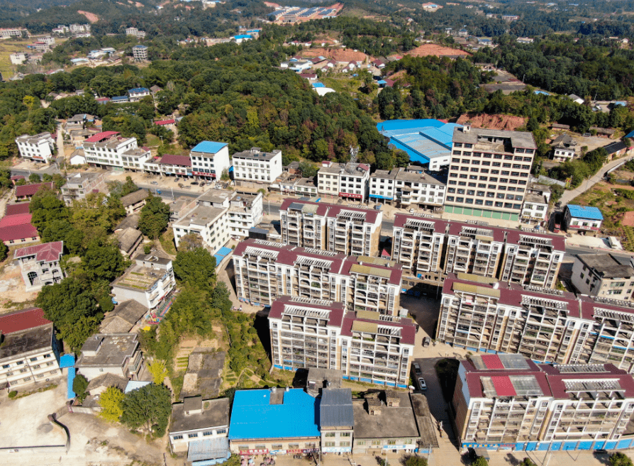 株潭镇一角航拍我县小城镇建设立足实际,协调发展,着力在规划,产业