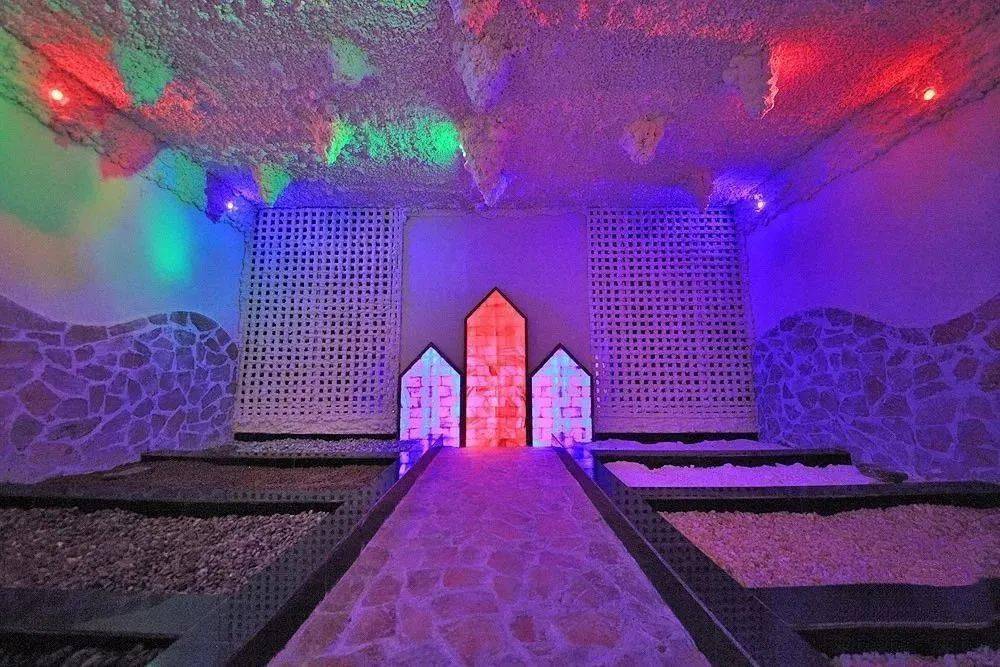 『罗马皇宫休闲酒店』是一家集洗浴,自助,健身,休闲等于一体的休闲