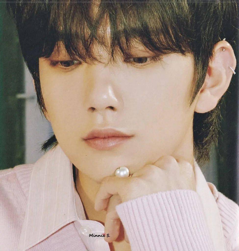 微信头像seventeen洪知秀