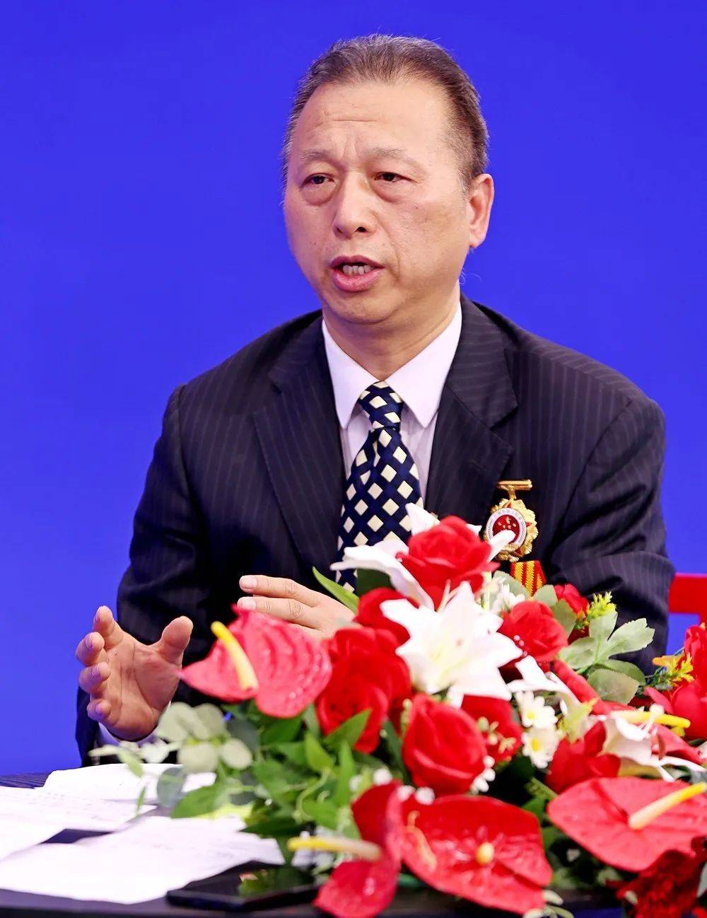 责任重于泰山访全国先进工作者张伟华