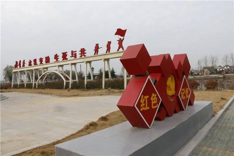 全市沂蒙精神主题公益广告宣传工作现场会议与会人员到大店镇现场观摩