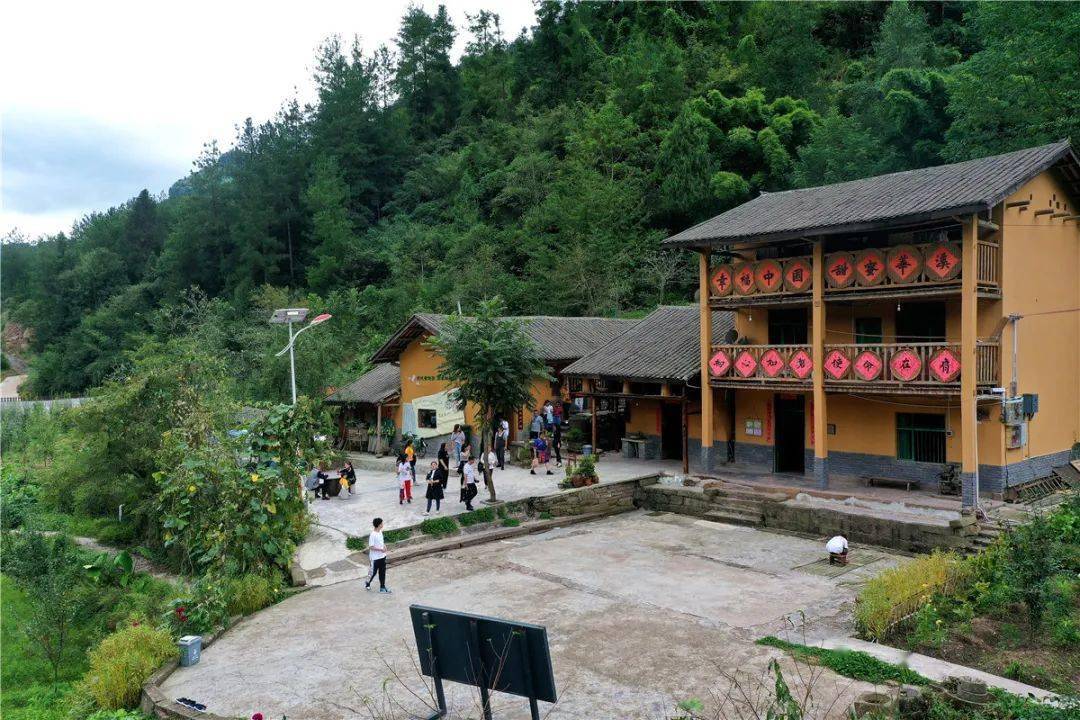 美热门旅游打卡地畅享中益乡的冬日盛景