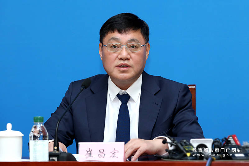 四川省教育厅副厅长崔昌宏就成都疫情防控最新情况作出回应称,目前