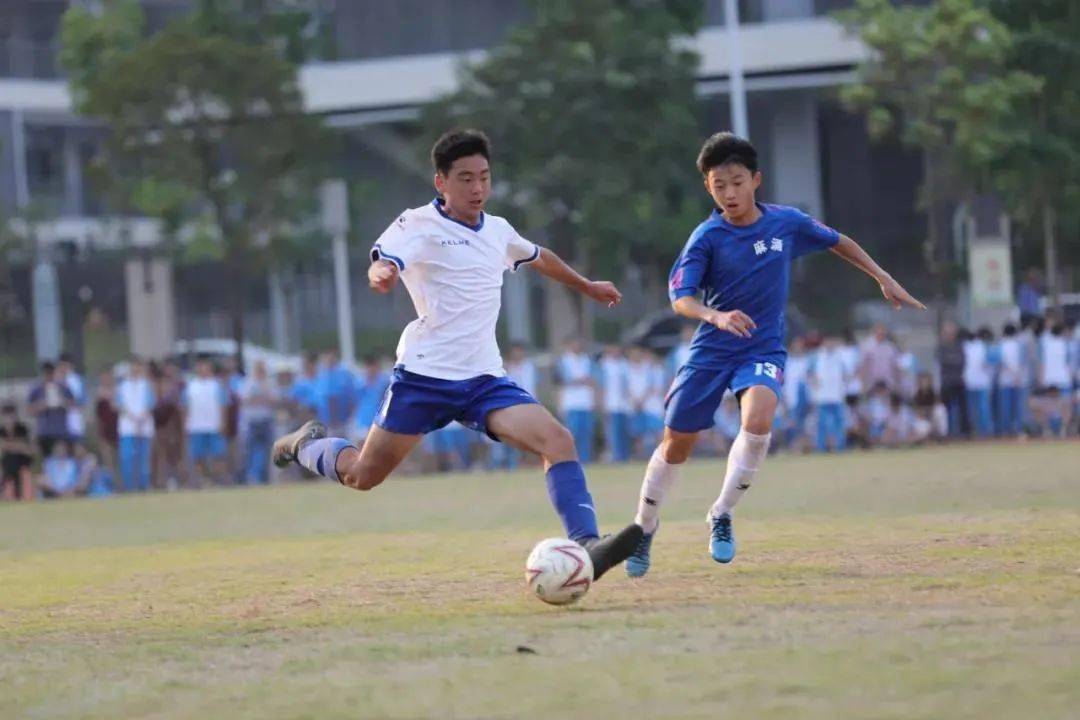 松山湖实验中学足球队图片