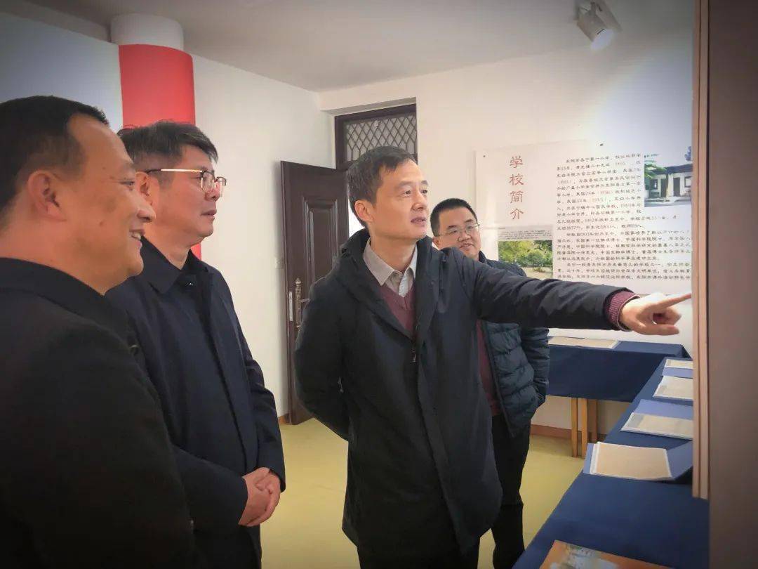 开拓创新不断开创关心下一代工作新局面东阳市关工委主任陈绍龙来到