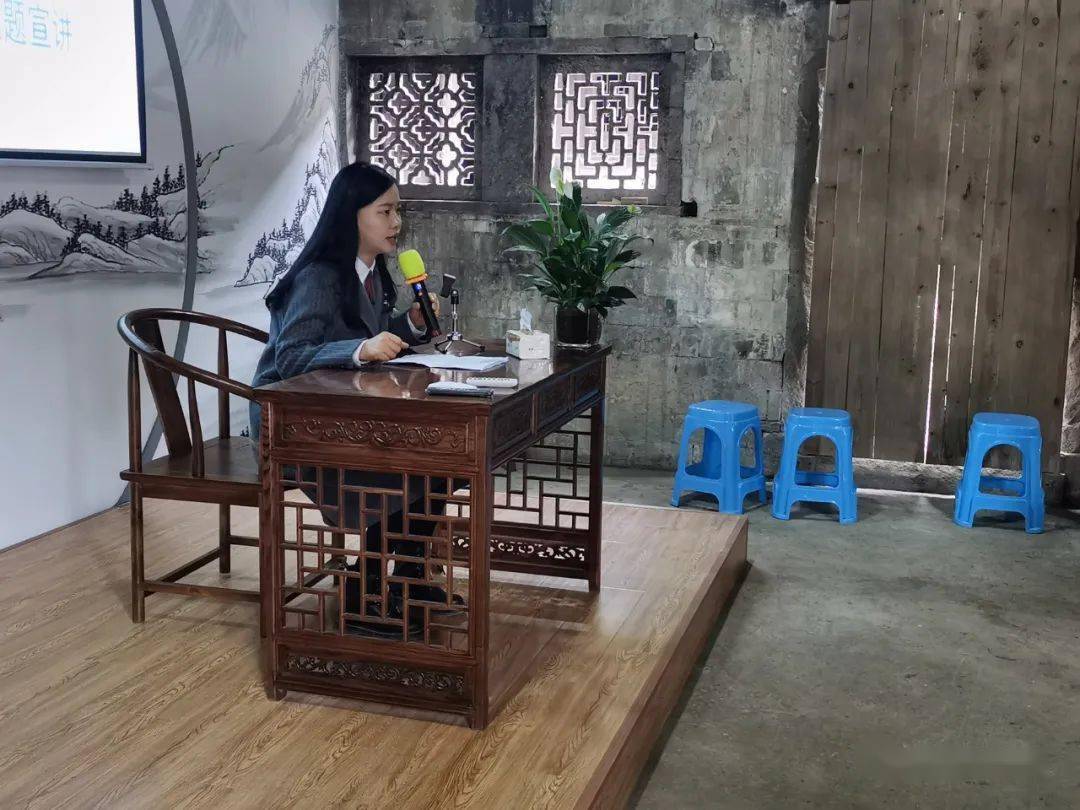 大爱不舍小爱 越一线越精彩县知联会会员,步路乡副乡长李淑一作为一名