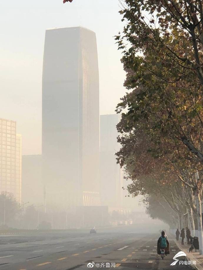 强浓雾来袭看大雾笼罩下的仙境济南