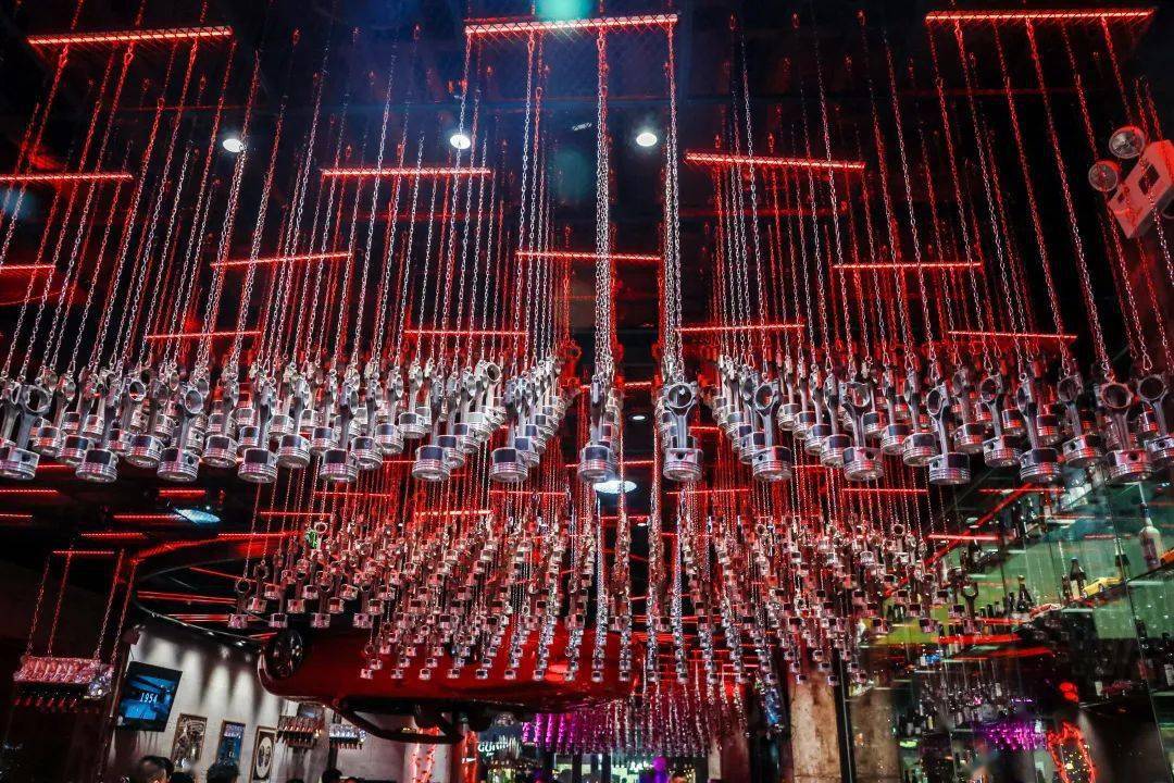 1886德国汽车餐厅上海深圳6店通用耗资2000万打造的汽车主题餐厅百万