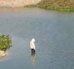 安徽17岁女生跳河自杀,全网都在骂警察:这一点,才是最该关注的真相啊!
