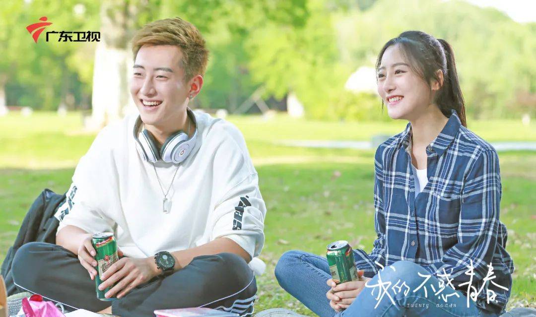 大龄学妹梅婷携手陈龙开启别样校园行我的不惑青春今晚开播