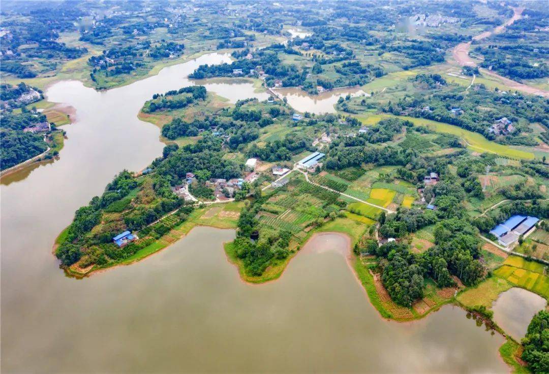 天府贵平诗人笔下的远方游子心中的故乡