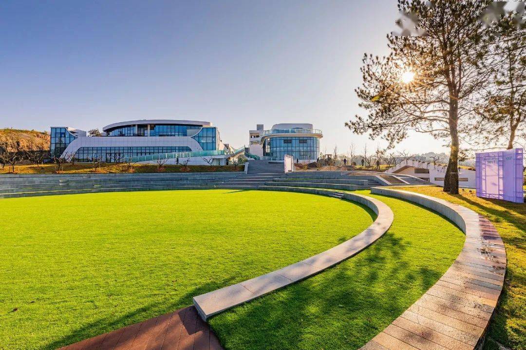 2,拍摄范围:位于金华市金义新区积道山脚,八仙溪旁白色森林生日小镇