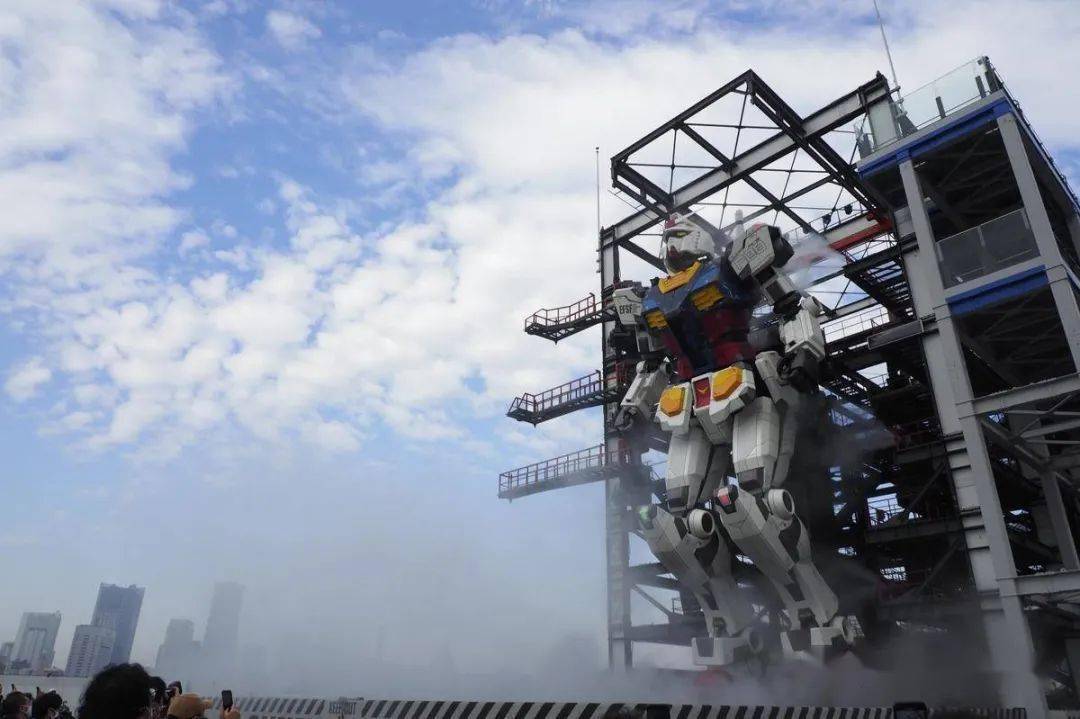 【万代 横滨1/1 实物大可动rx-78f00 高达 驾驶舱内置驾驶员模型】