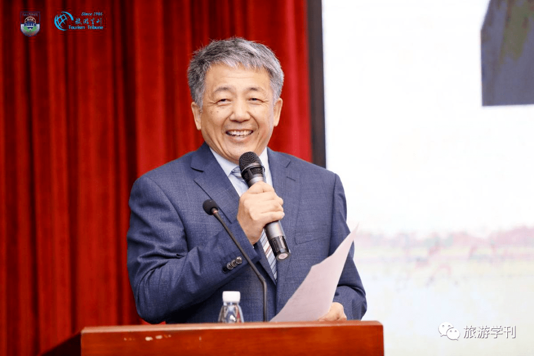 嘉宾分别是北京大学哲学系王骏教授,华东师范大学地理科学学院叶超