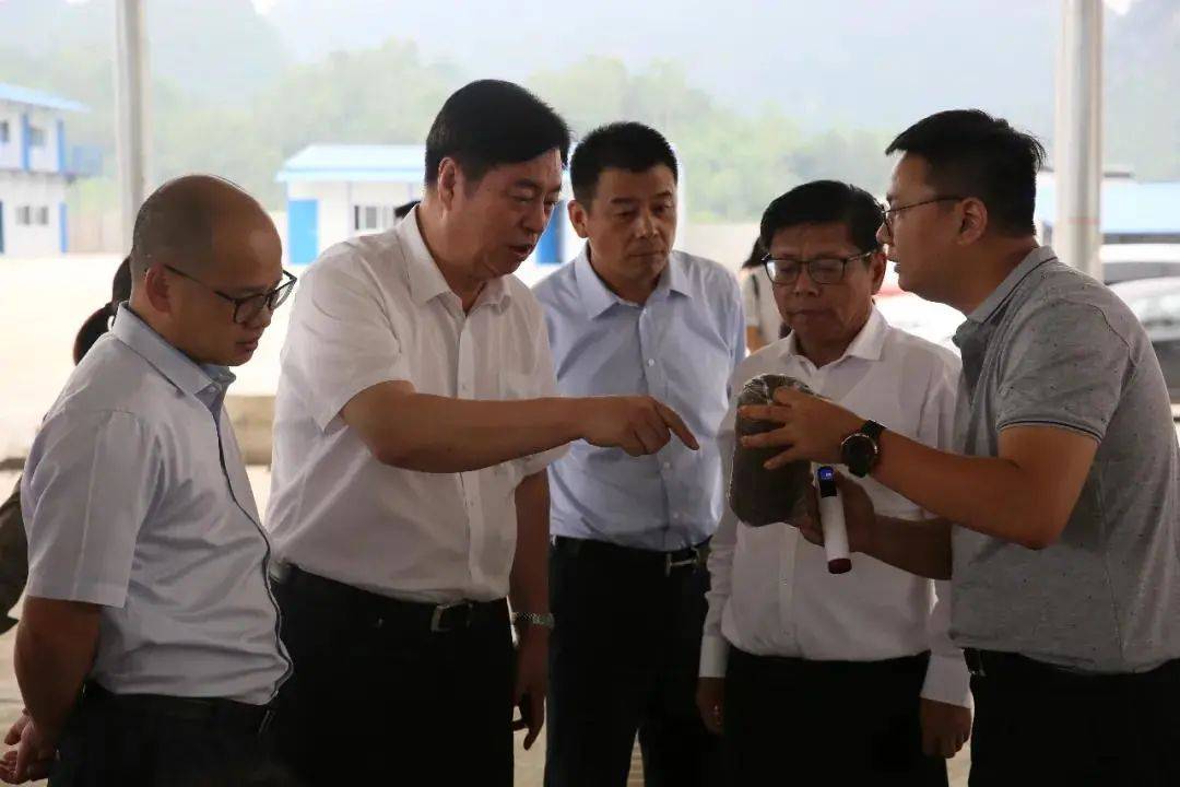 中国中车集团公司党委书记,董事长刘化龙,中车集团公司总经理,股份