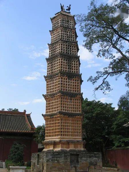 作为一个正宗的陆良人别说你还不知道这座千佛塔