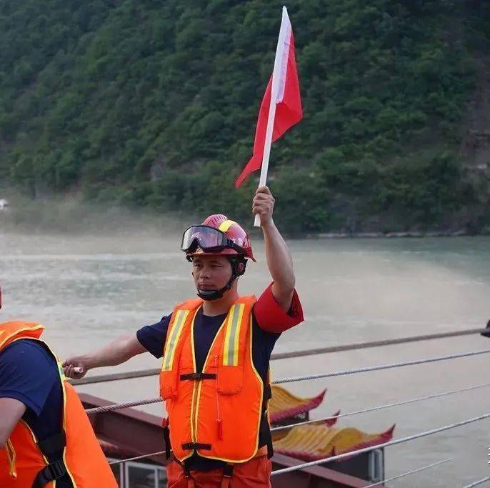 复退指战员风采录一苏爱军铮铮汉子消防情