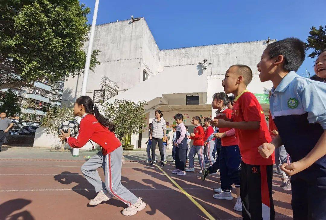 小学1-6年级体育教案表格_小学低年级体育课表格教案_小学二年级体育教案上册表格式