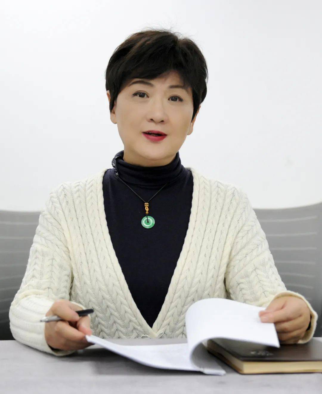 会上,冯晓丽书记先后传达了中央宣讲团成员,民政部副部长詹成付作的