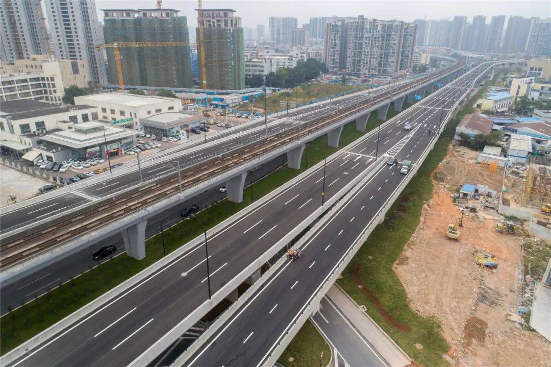 刚刚洪鹤大桥正式通车金湾到香洲只需10分钟