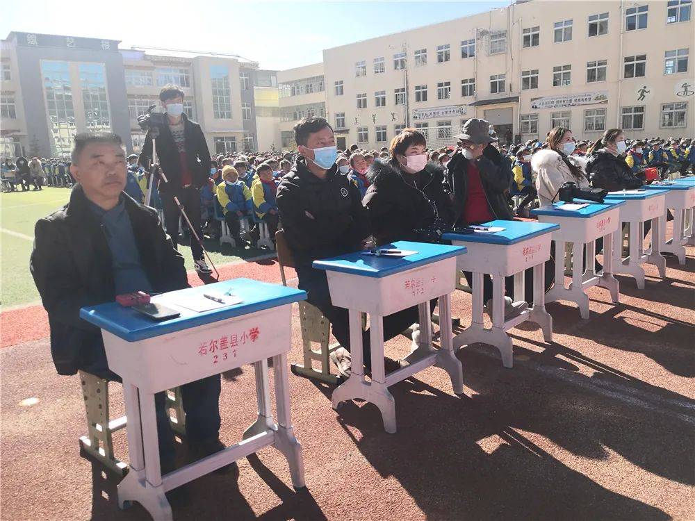 若尔盖:达扎寺小学举行纪念129 运动歌咏比赛