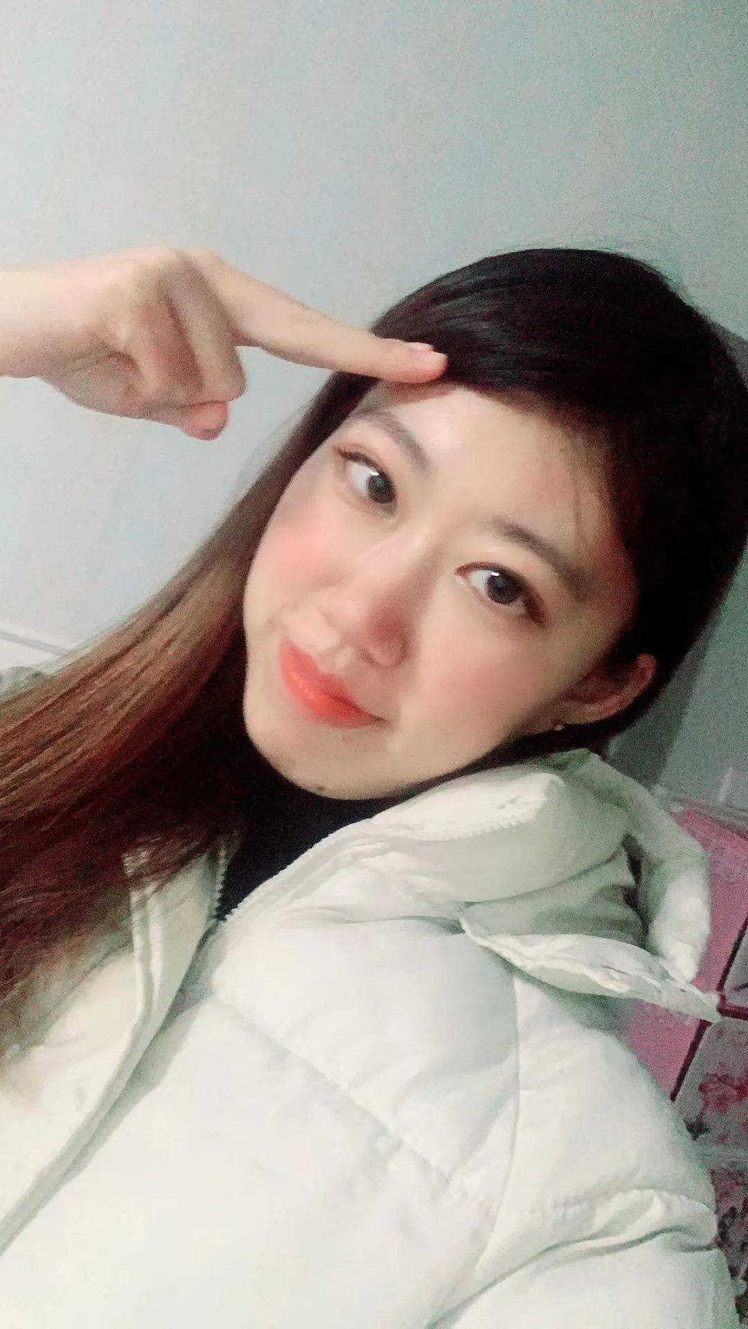 今日女嘉宾|94年女生,温柔可人,大方得体,希望遇到有缘的你._姐姐