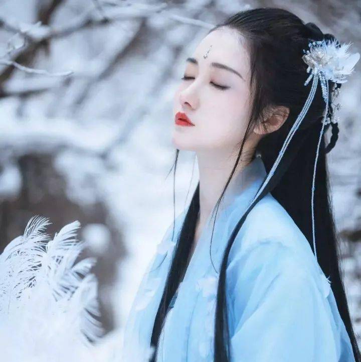 唯美意境古风女生头像|自在飞花轻似梦 无边丝雨细如愁_歌尽桃花