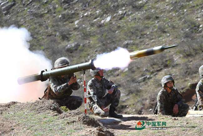 解放军新型单兵火箭筒曝光口径更大威力惊人还能二次燃爆攻击