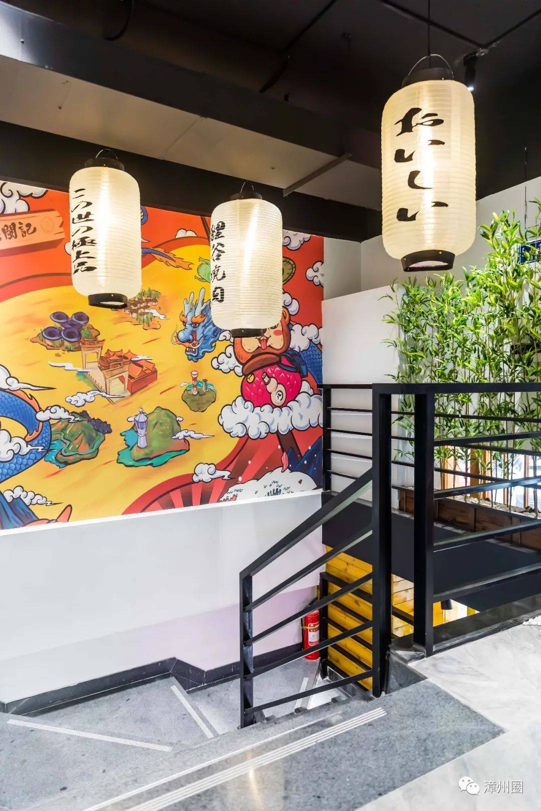 上的日式风情,一进门迎面而来的日系和风,富士山的造型搭配当地墙绘