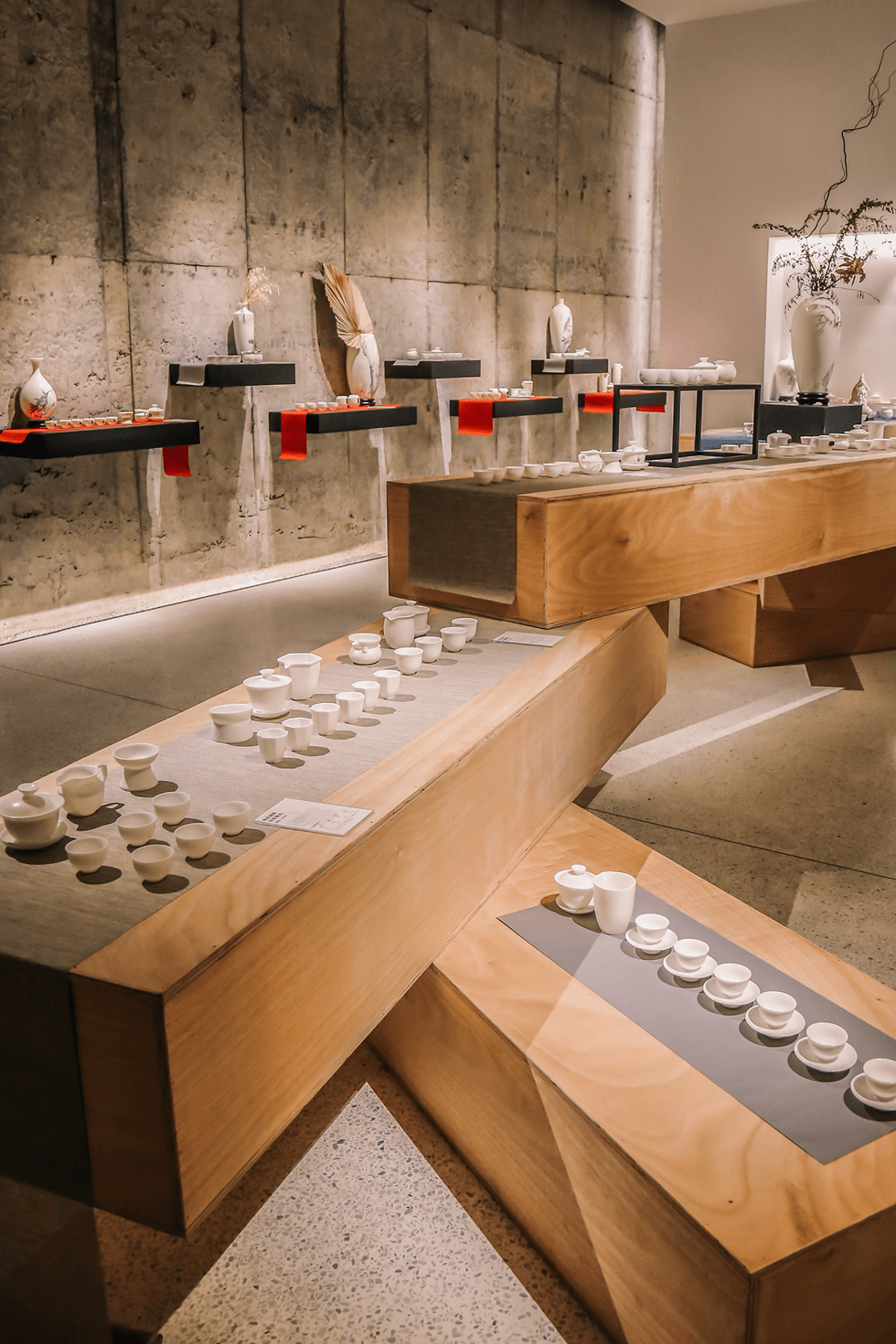 又挖到一处冷门打卡点泉州这间5000㎡极简风艺术馆被小红书博主们排队