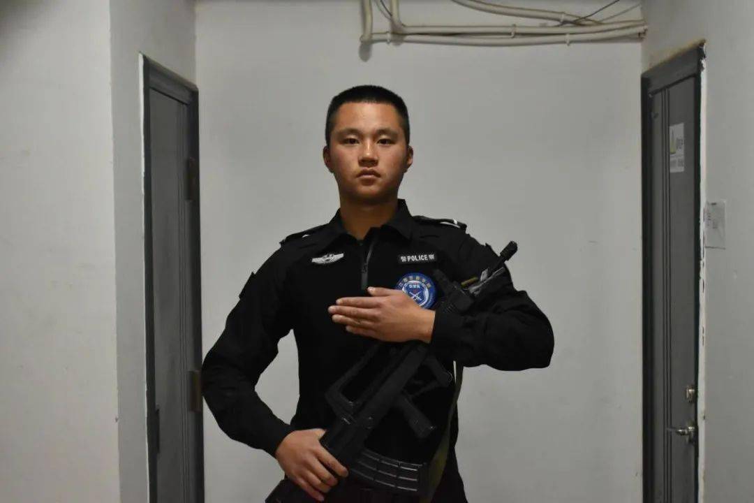 武汉警官职业学院警服图片