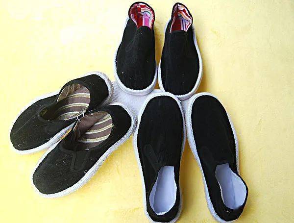 【美好生活】母亲做布鞋