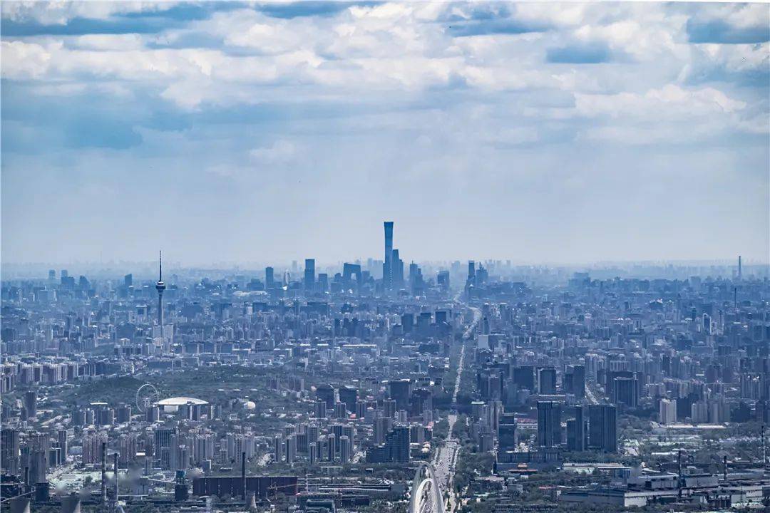 《國貿前門古今同在》《國貿日出》《國貿晚霞》《角樓雪景》《什剎海