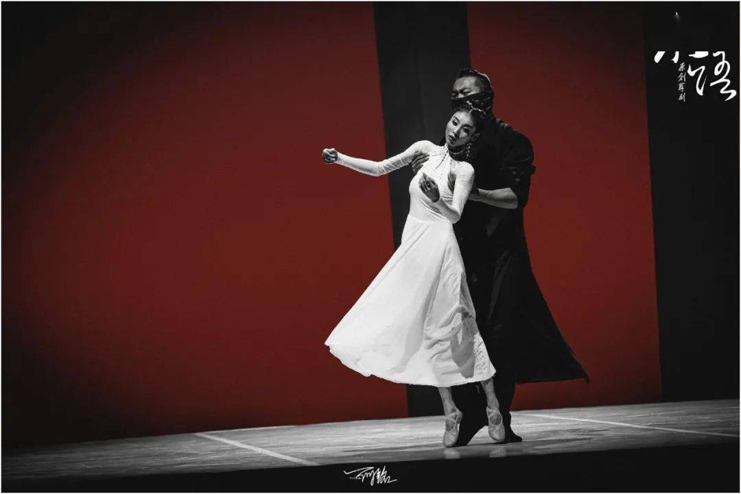 说舞冰封下的炽热人生观原创舞剧冰语