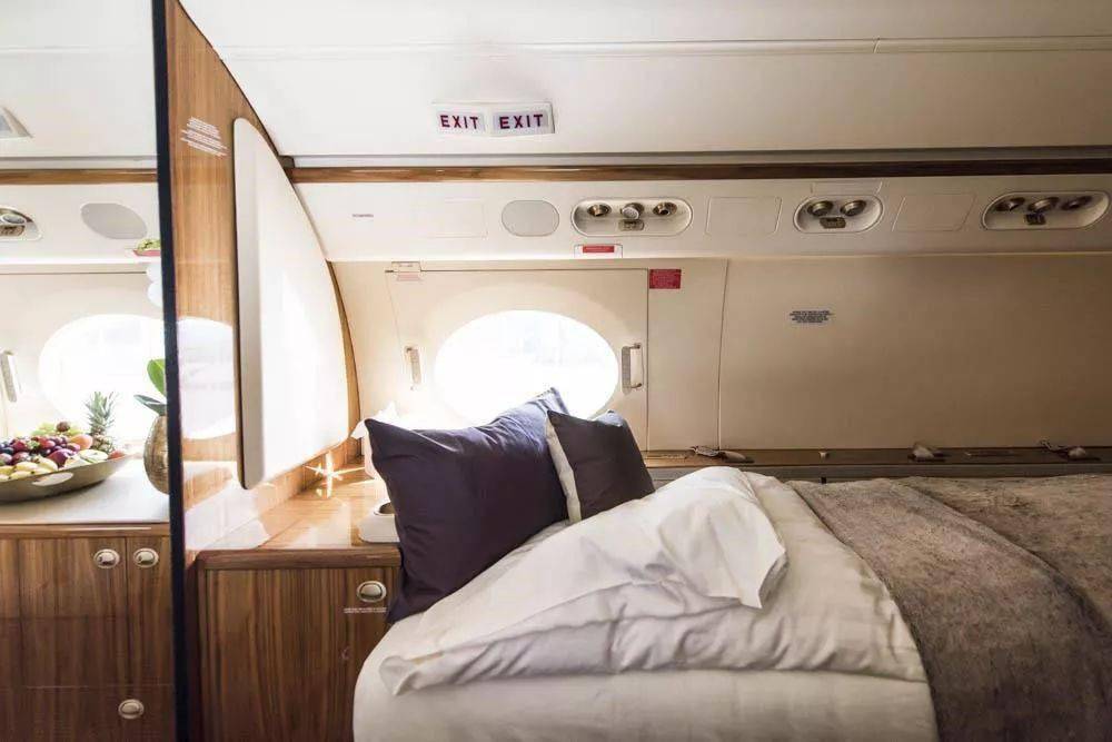 价值上亿的私人飞机定制内饰揭秘家具材料与众不同