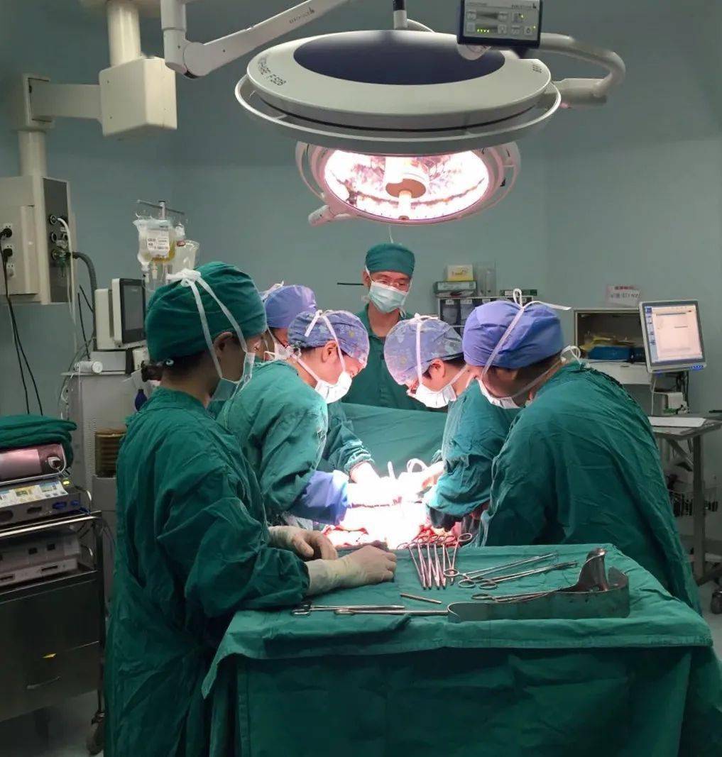 八旬老太突发腹痛,腹部鼓胀似孕妇,藏在身体里的“定时炸弹”,一定要小心-搜狐大视野-搜狐新闻