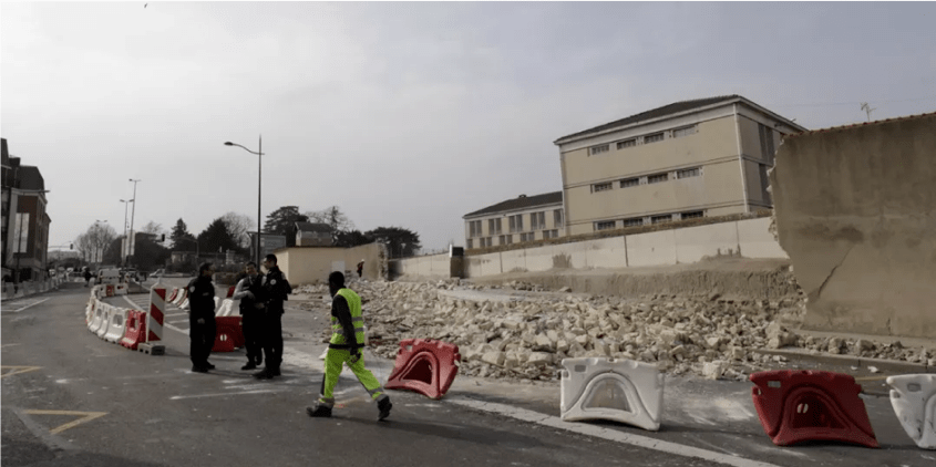 可能是因为外面的巴黎比监狱还闹心,毕竟那时候闹了18周的"黄马甲"们