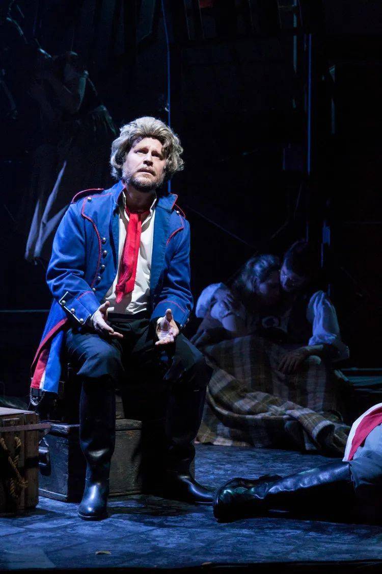 67著名歌剧悲惨世界用光表现人类心灵和精神之旅