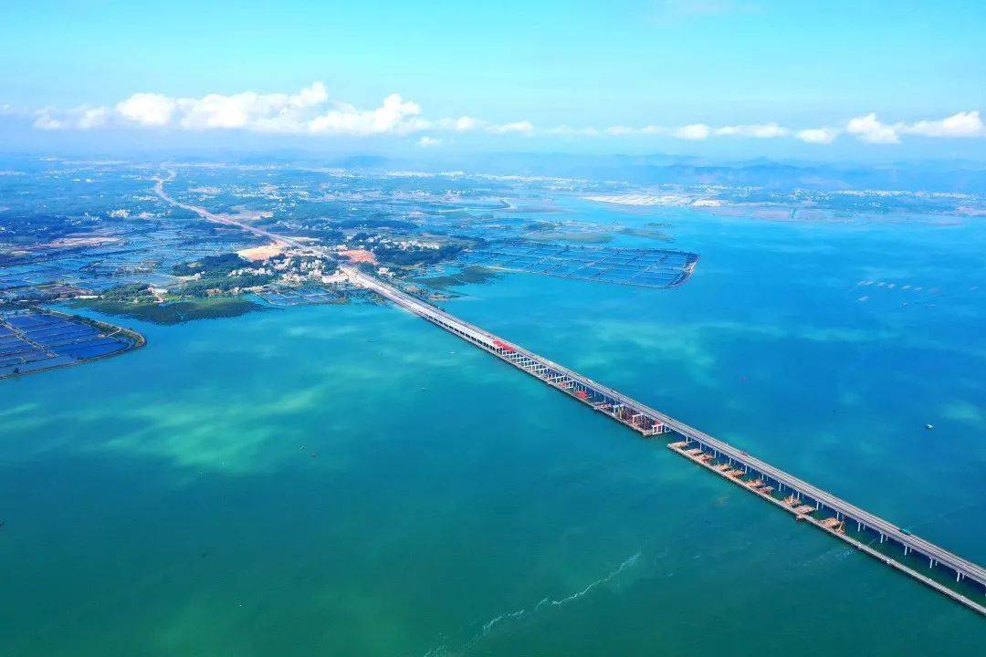 铁山港特大桥钦北2-3分部那交河大桥已完成拼宽新桥全部桩基施工,箱梁