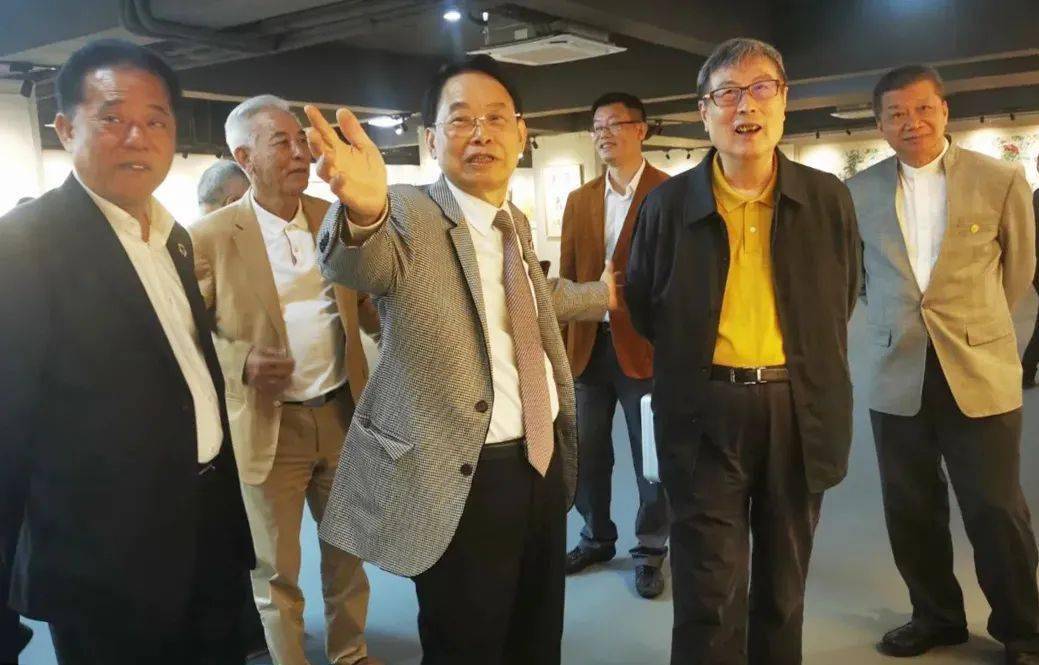 郑通亮名誉会长表示,我们要高度重视中国传统文化艺术的继承与弘扬