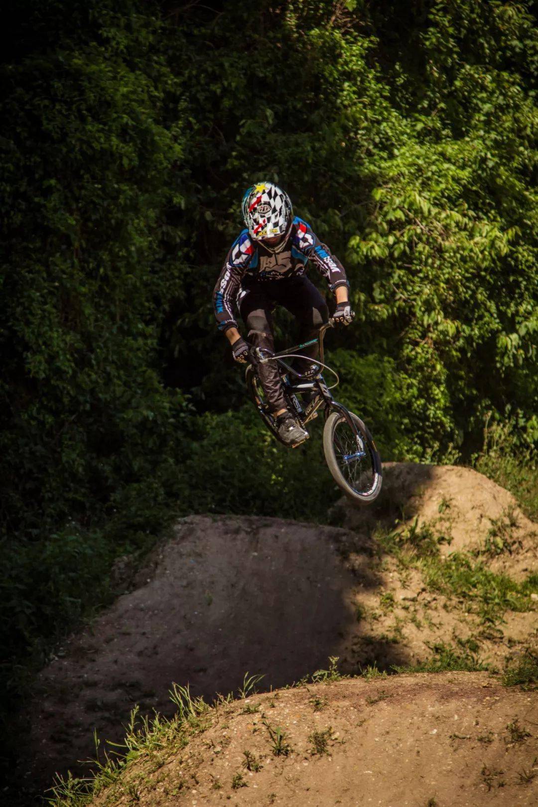 骑行手机壁纸换一种心情骑行